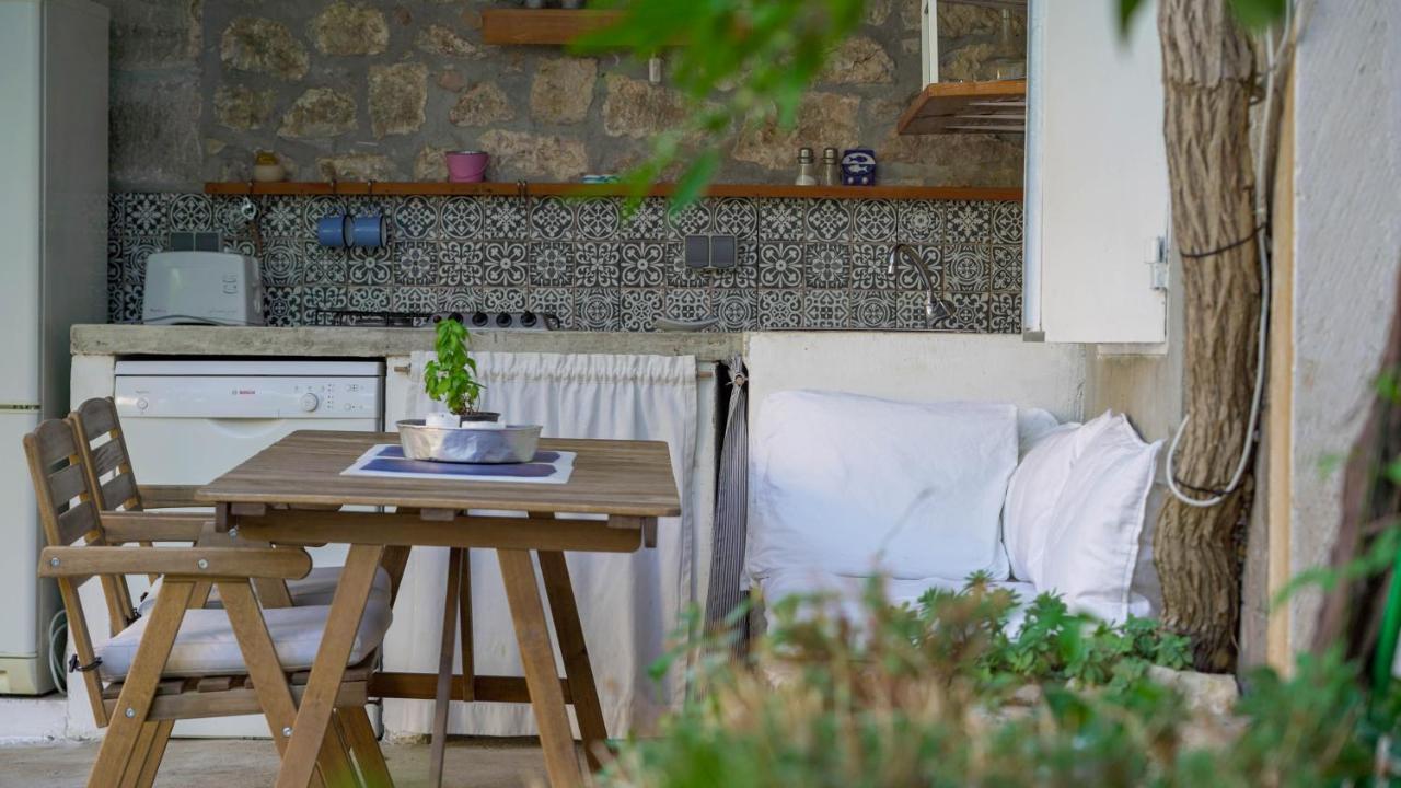 Charming Two-Bed Apartment Orange Garden Sutivan Esterno foto