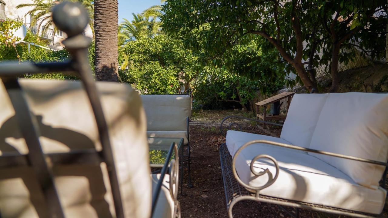 Charming Two-Bed Apartment Orange Garden Sutivan Esterno foto