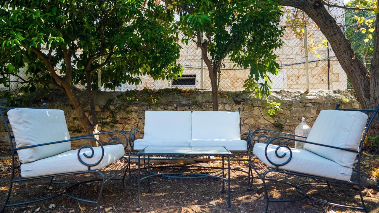 Charming Two-Bed Apartment Orange Garden Sutivan Esterno foto